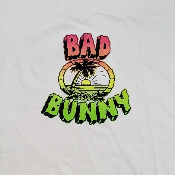 NEW Bad Bunny Official Merch World Tour 2022 Un Verano Sin Ti Men's Large 22x28 - Picture 2 of 7